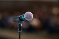 4 Contoh Ide Materi Public Speaking yang Menarik untuk Pemula