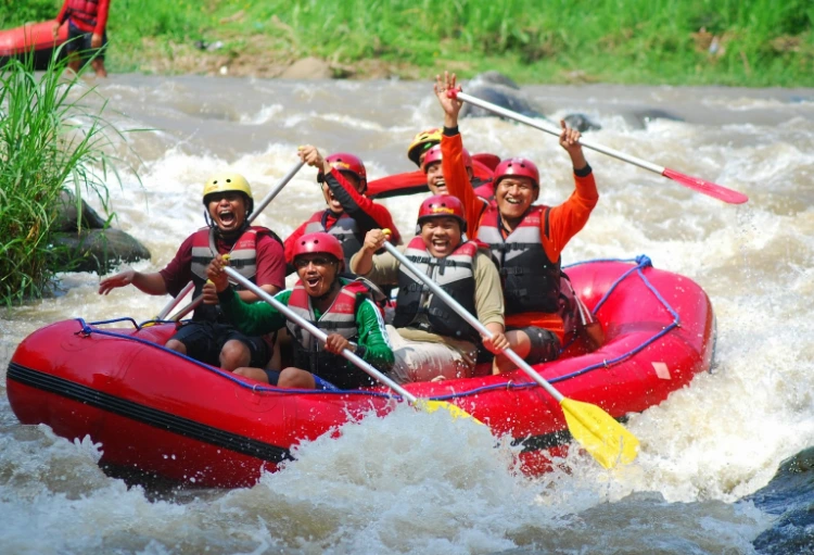 Pesona Keindahan Berwisata di Konto River Rafting Kediri