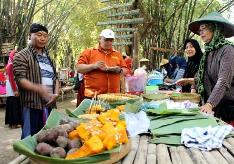 Awal Mula Membuka Tempat Wisata Pasar Jajan Sor Pring oleh Kepala Desa Setempat