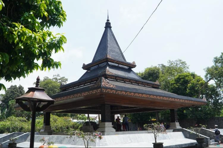 Lokasi dan Tiket Masuk