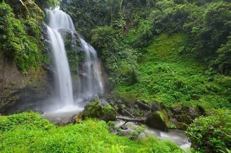 Melihat Pemandangan 7 Air Terjun