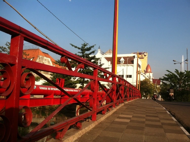 Jam Buka Jembatan Merah
