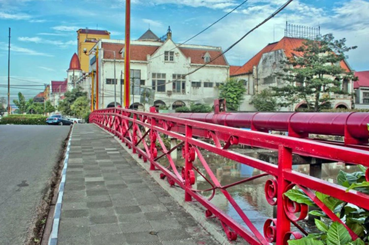 Informasi Umum Jembatan Merah Surabaya